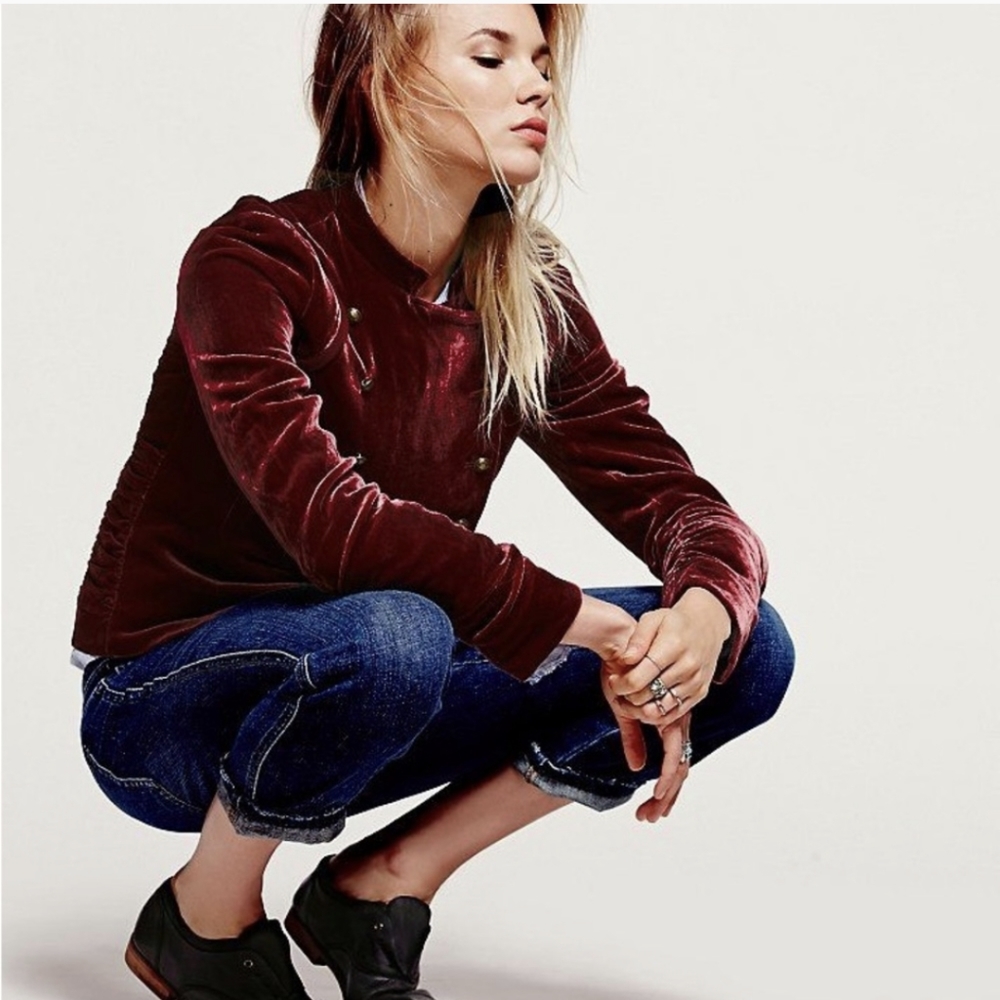 Free People Drippy Crushed Burnout Velvet Military Jacket Blazer Burgundy XS - Picture 3 of 16